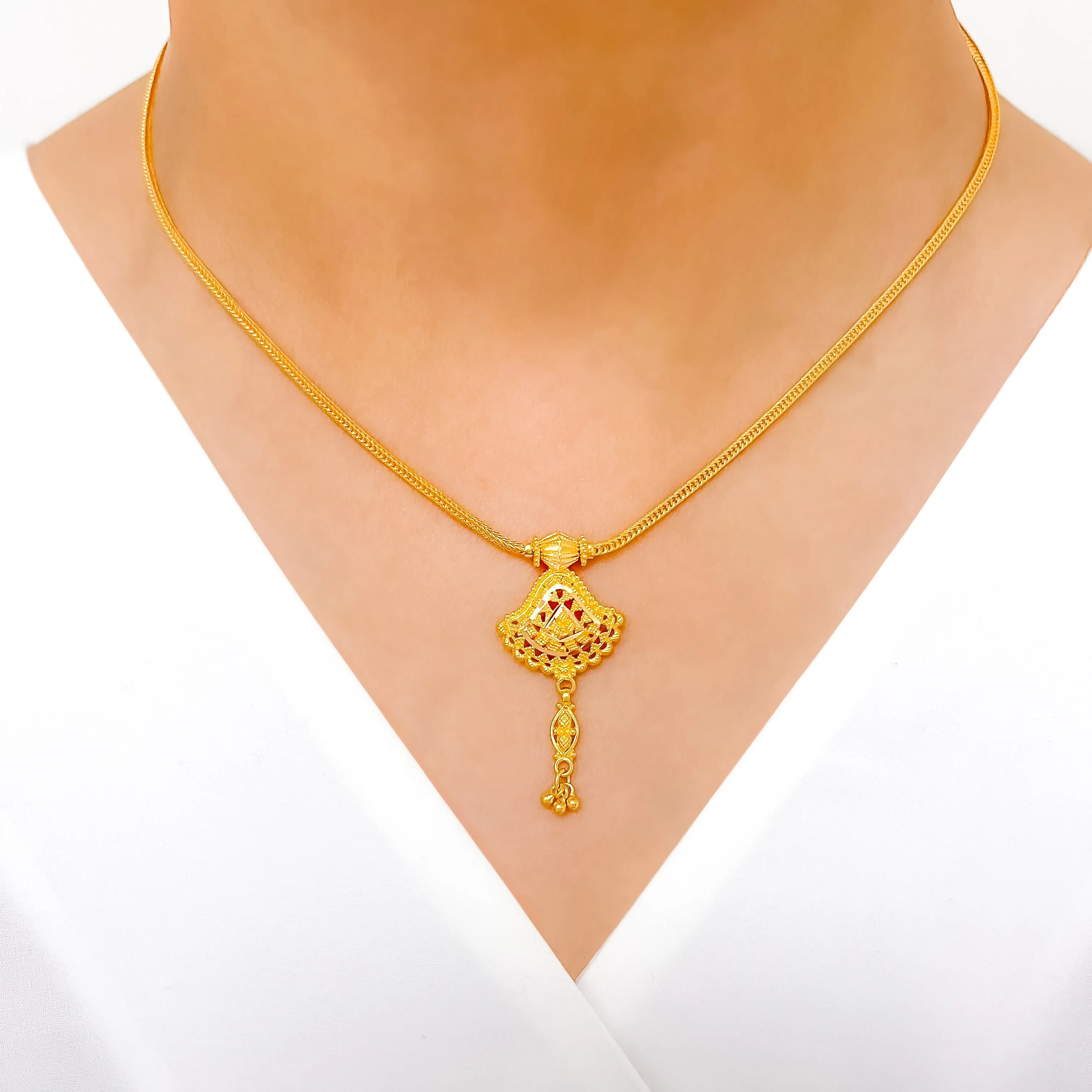 Attractive Lightweight Necklace Set